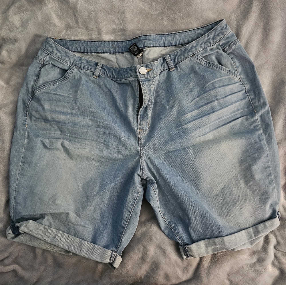 Lane Bryant - Bermuda Genius Fit Denim Shorts - Size 24